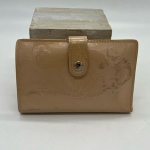 Louis Vuitton Vernis French wallet in nude